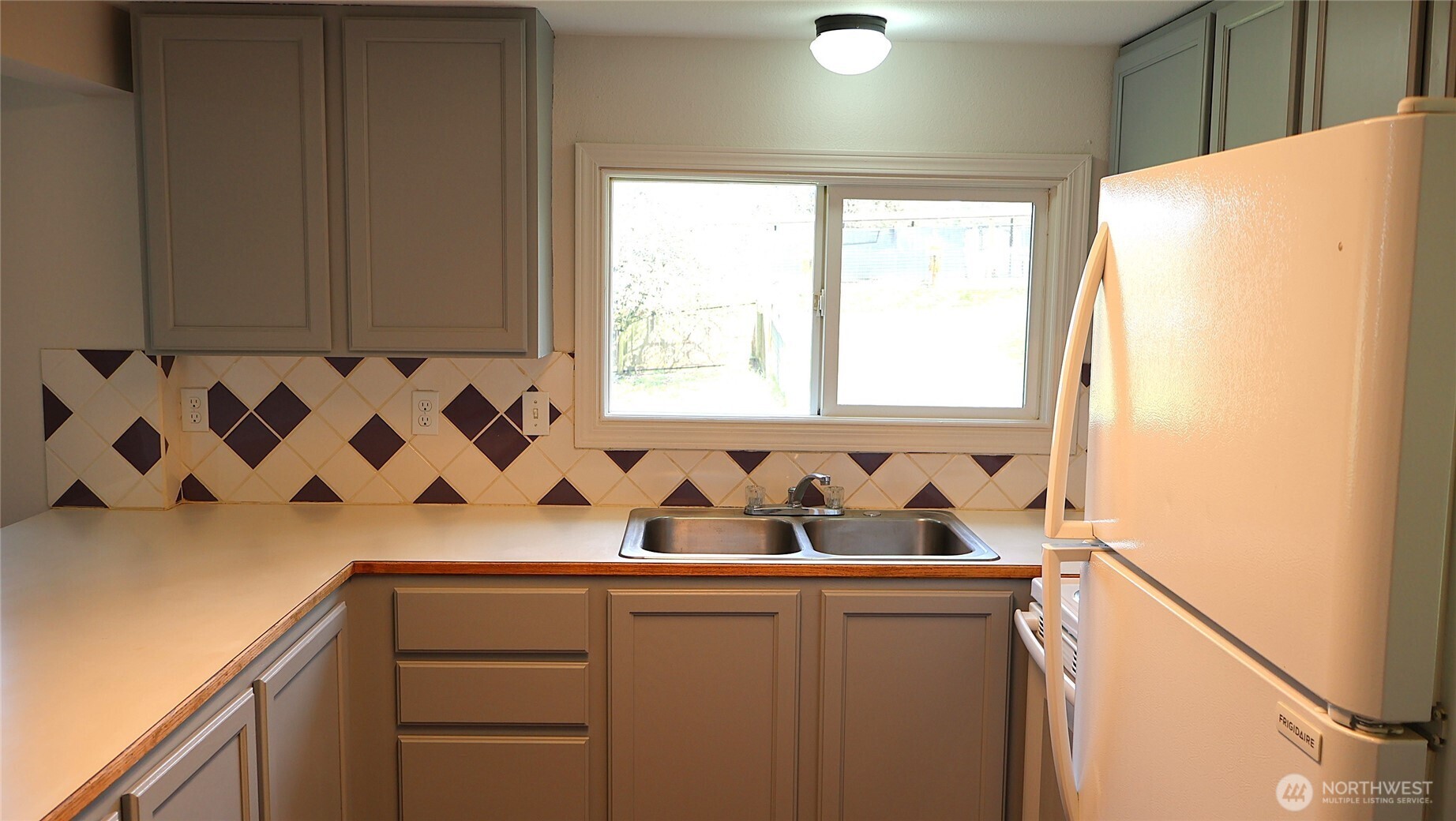 4484 SE Foss Road , Port Orchard, WA 98366