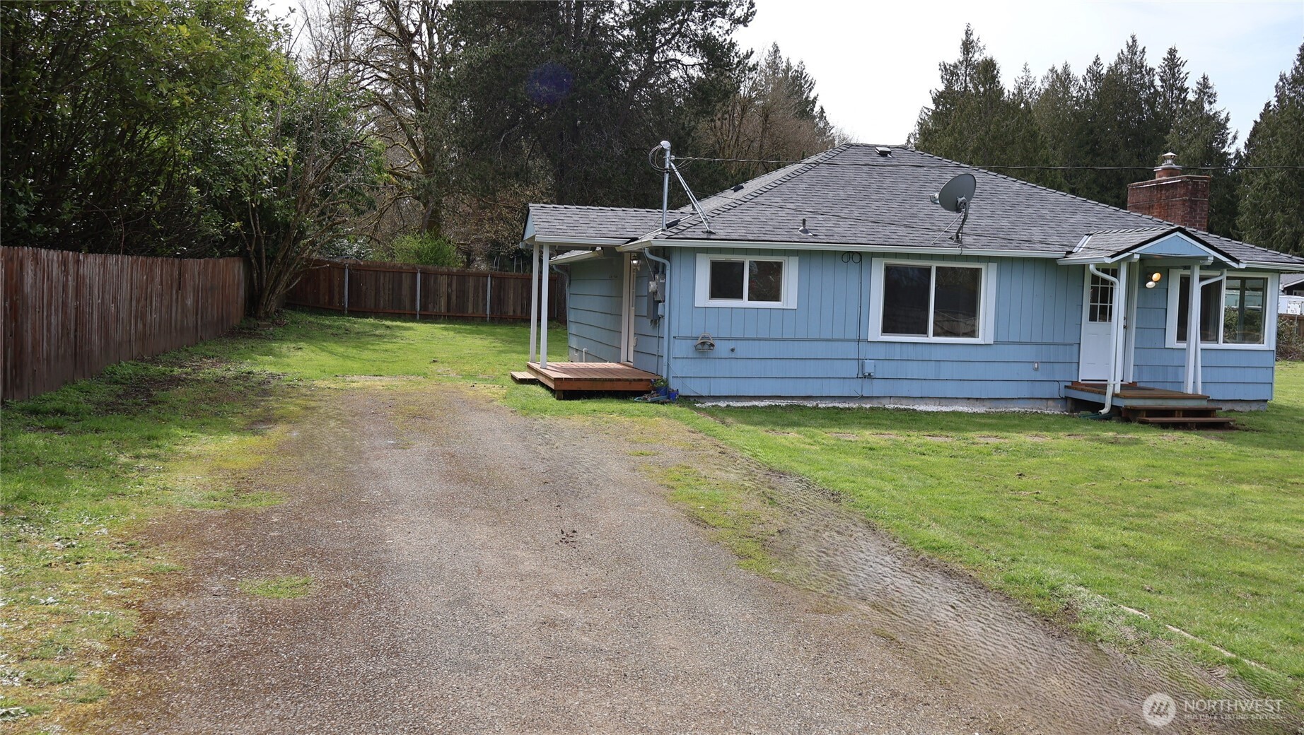 4484 SE Foss Road , Port Orchard, WA 98366