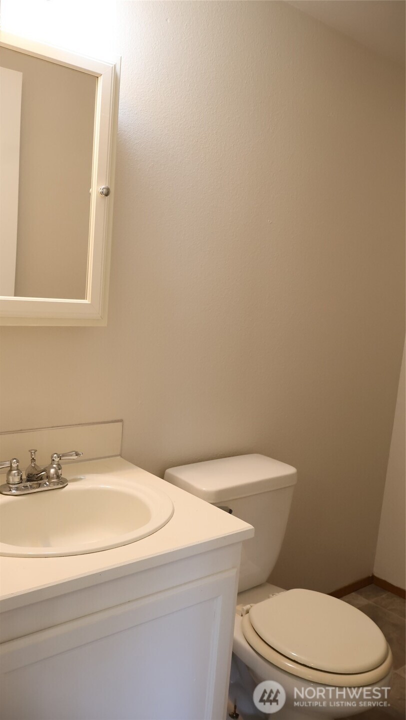 4484 SE Foss Road , Port Orchard, WA 98366