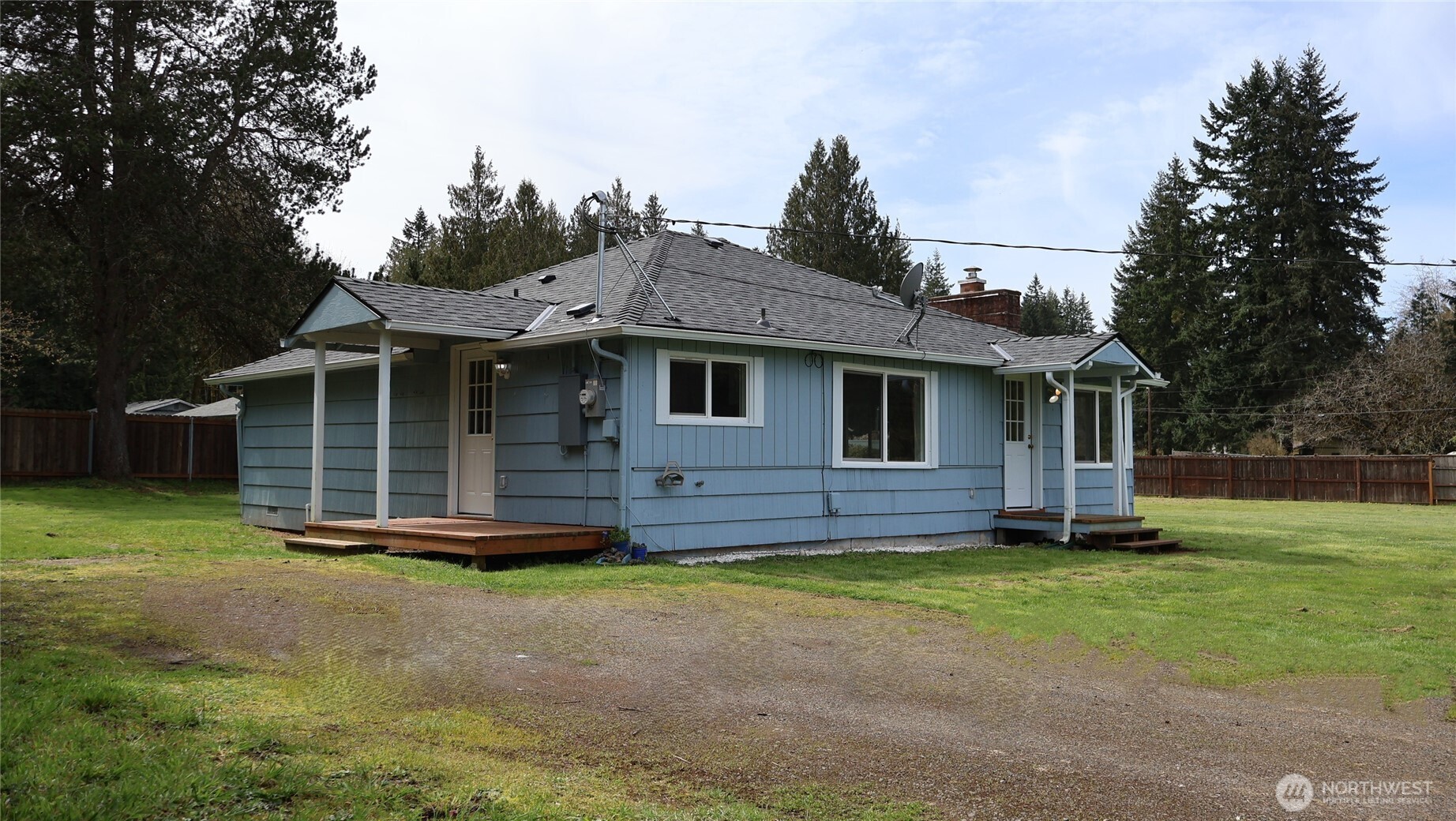 4484 SE Foss Road , Port Orchard, WA 98366