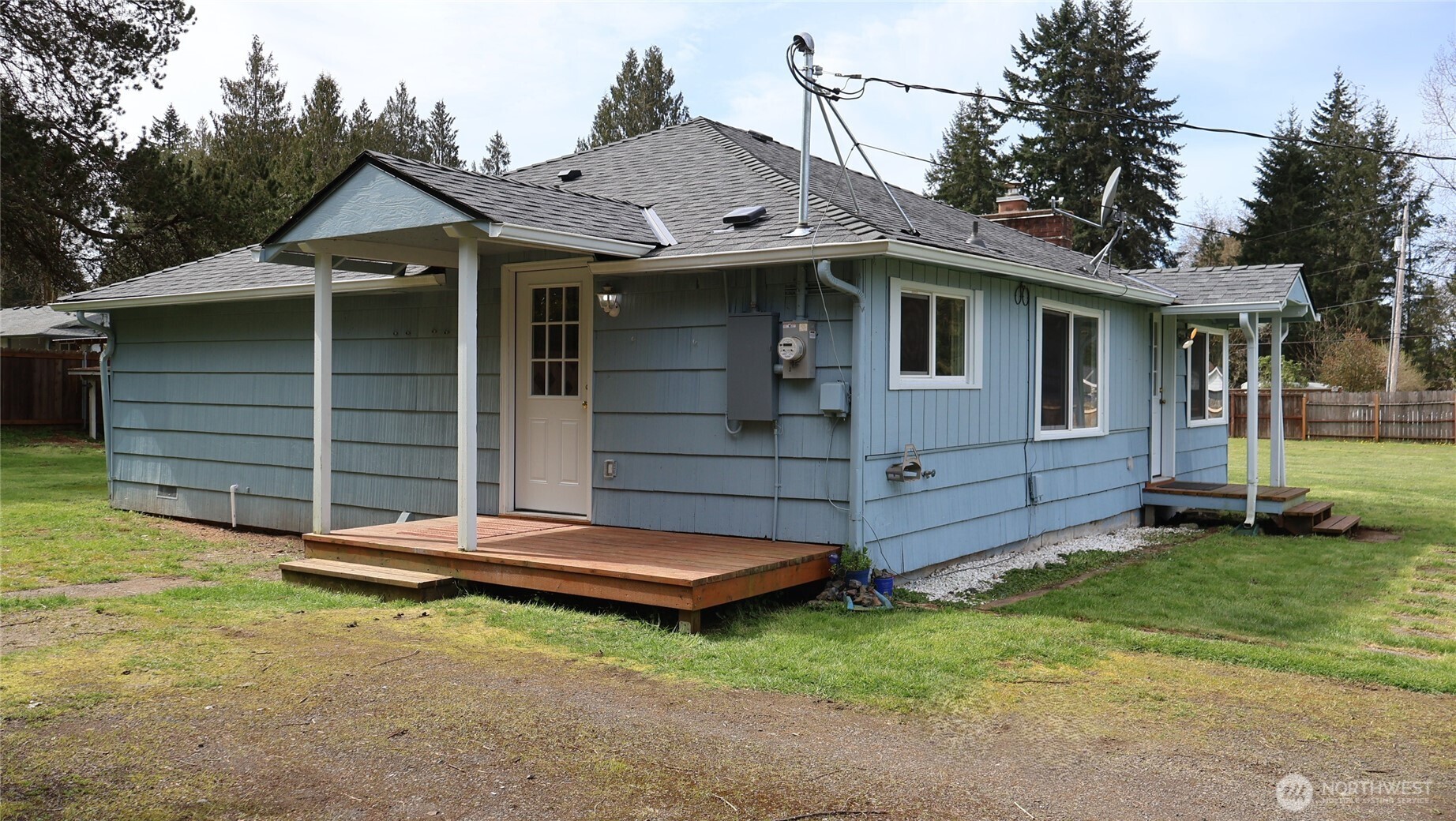 4484 SE Foss Road , Port Orchard, WA 98366