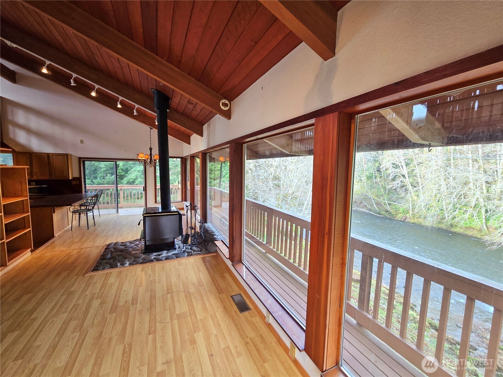 1405 Merchants Road , Forks, WA 98331