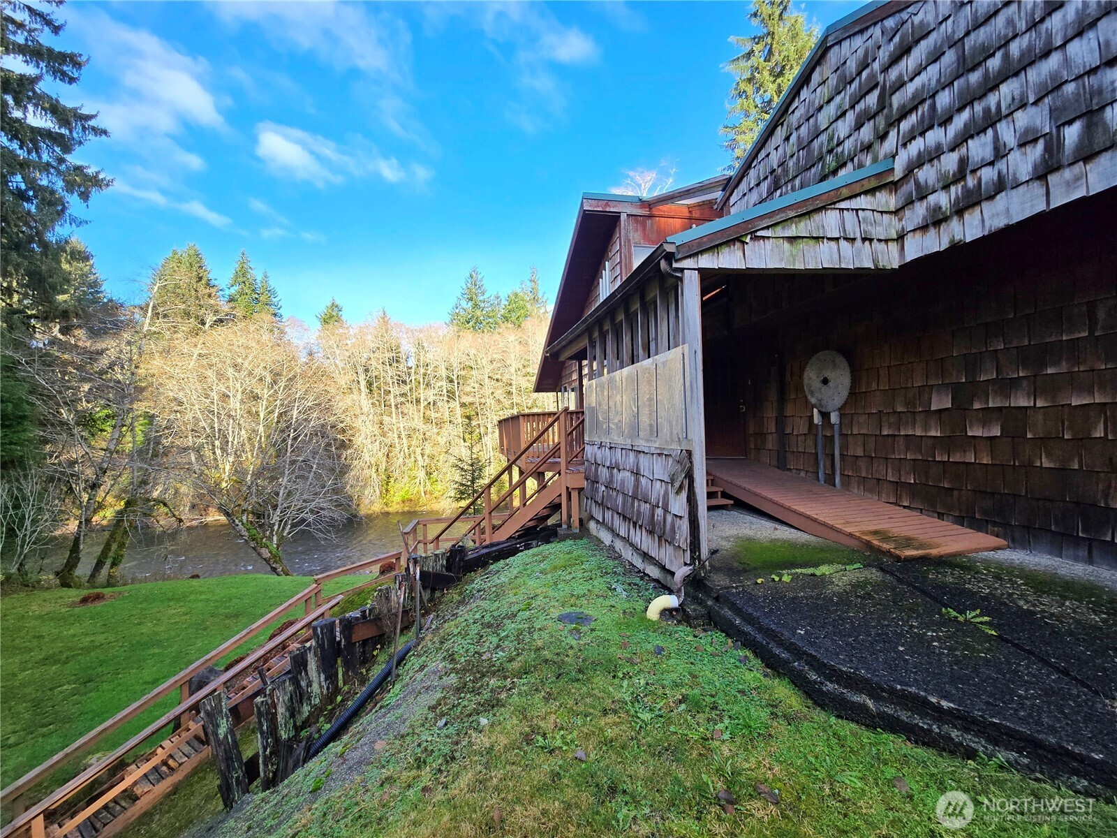 1405 Merchants Road , Forks, WA 98331
