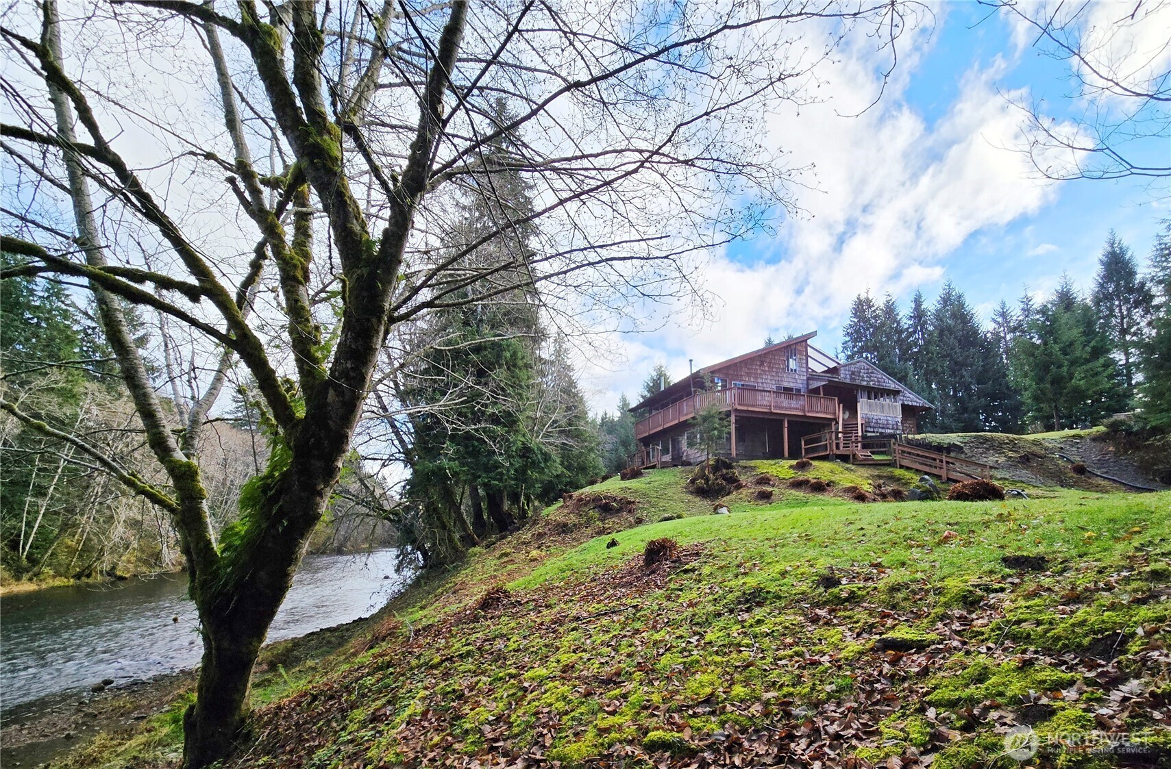 1405 Merchants Road , Forks, WA 98331