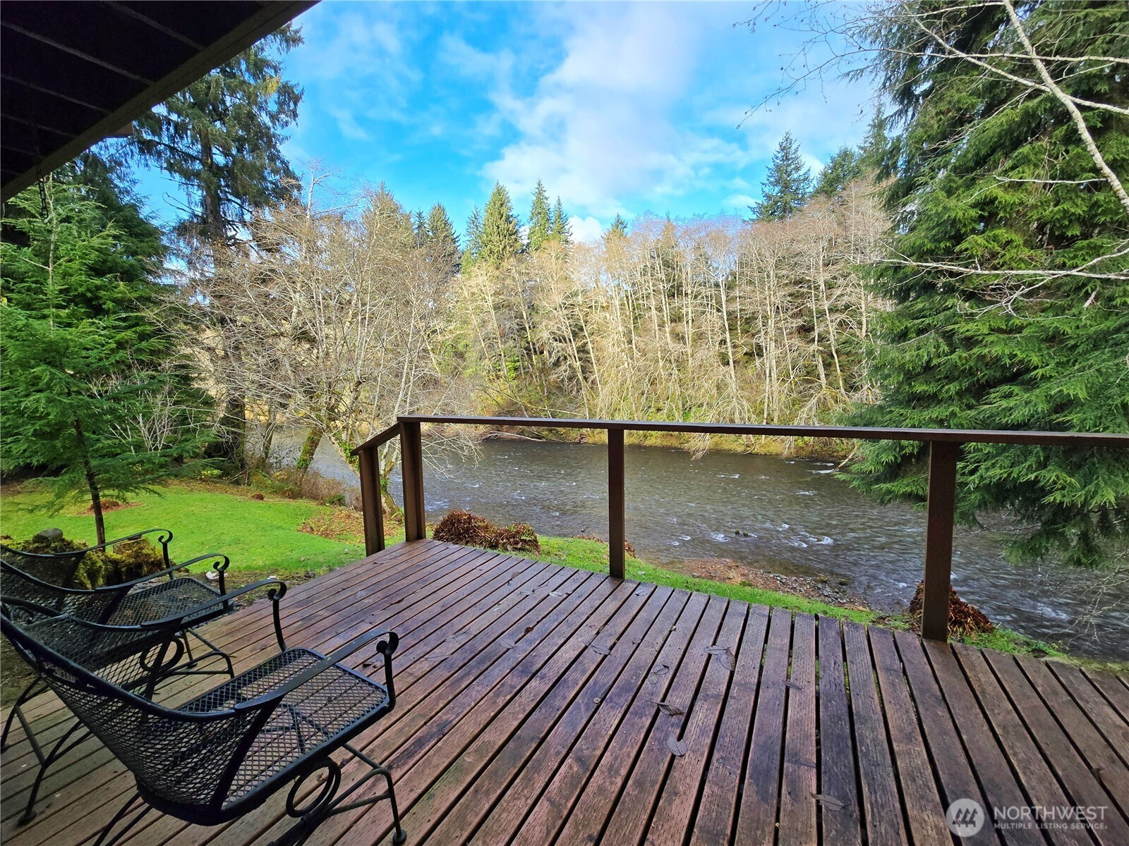 1405 Merchants Road , Forks, WA 98331