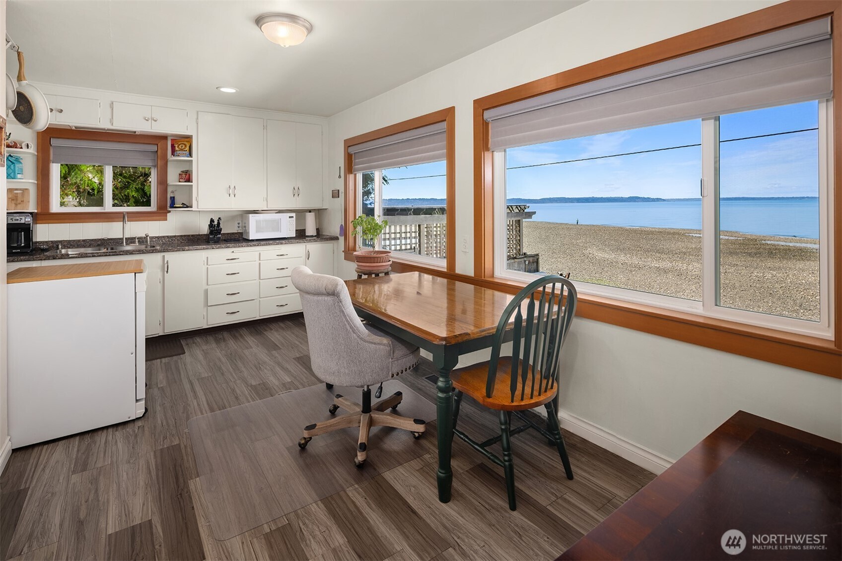 212 S 219th Street , Normandy Park, WA 98198