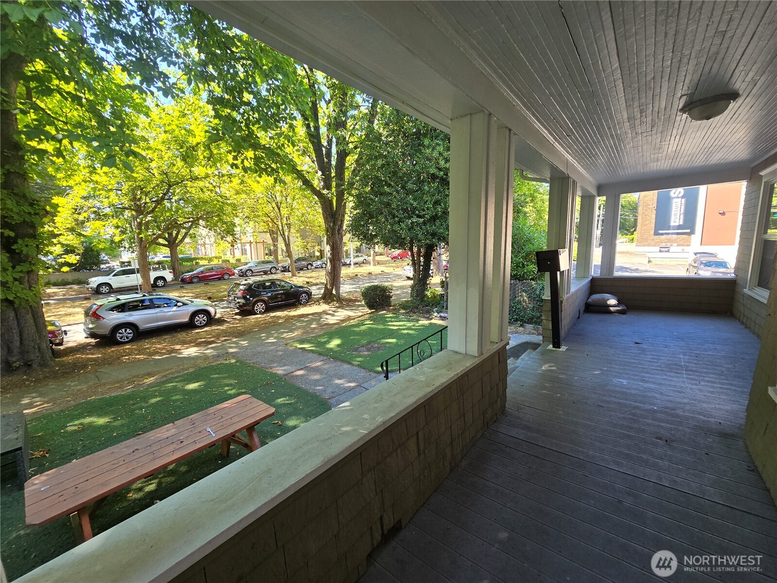 4738 17th Avenue NE, Seattle, WA 98105