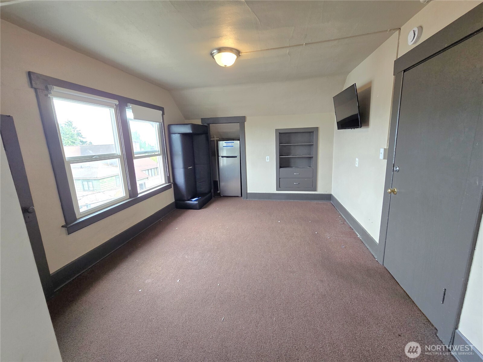 4738 17th Avenue NE, Seattle, WA 98105