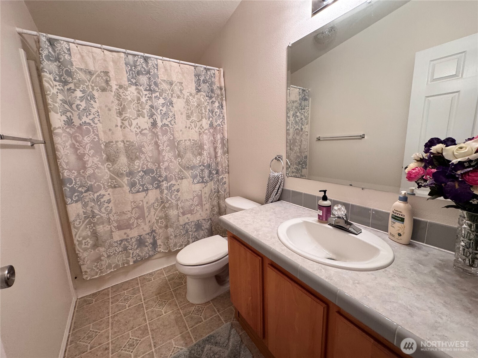 528 N 7th Avenue , Sequim, WA 98382