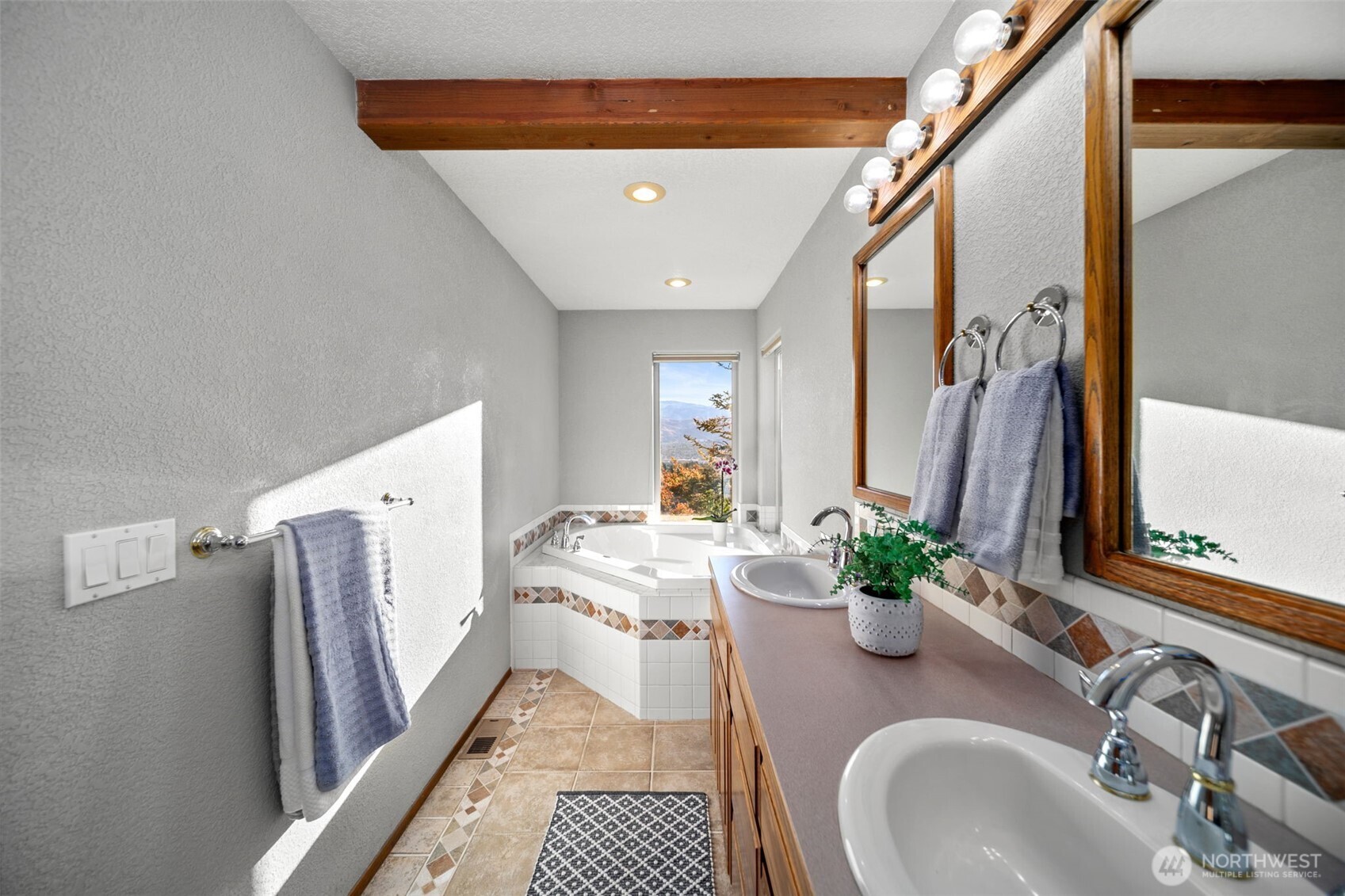 606 Ski View Drive , East Wenatchee, WA 98802