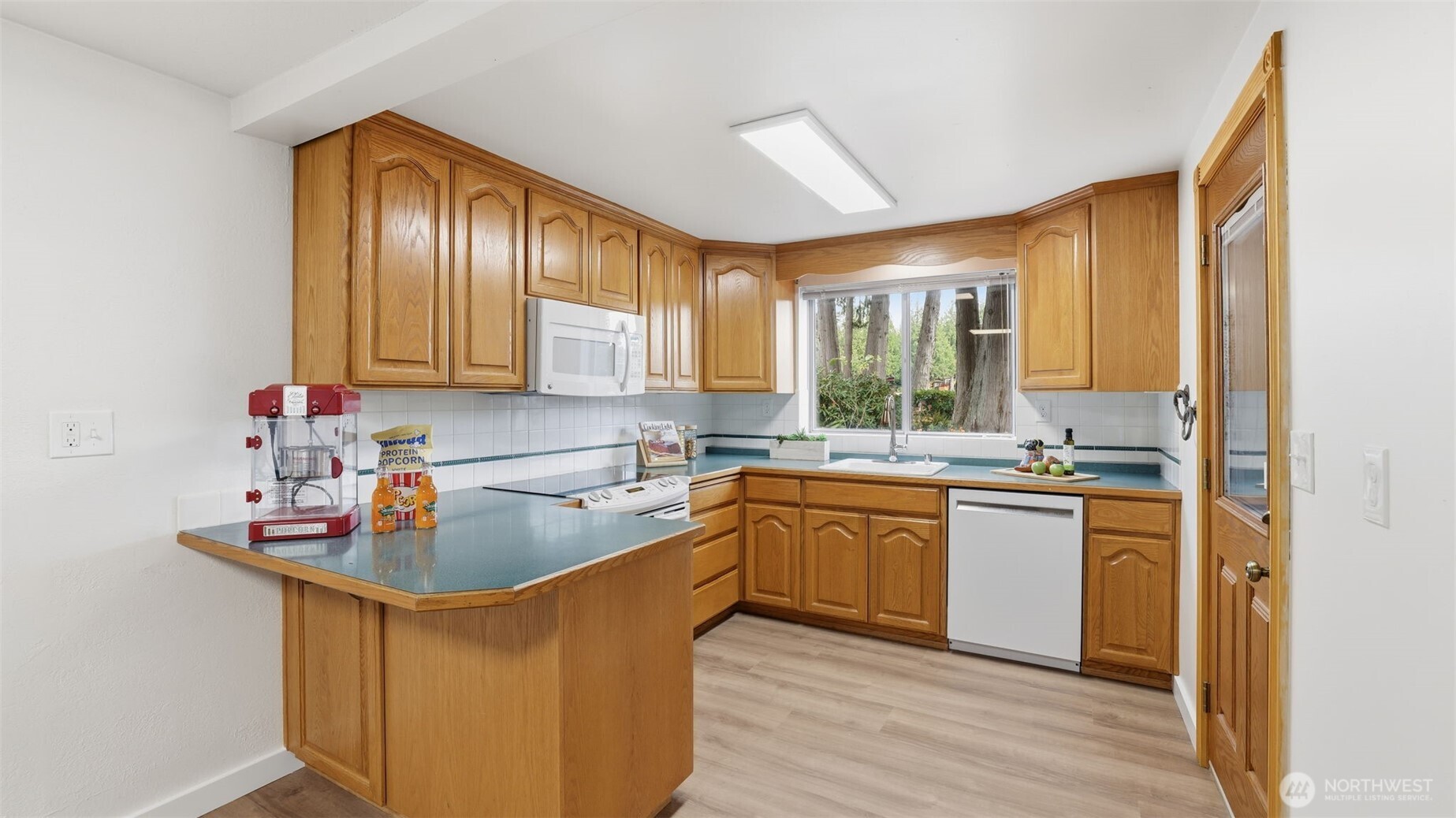 31430 W Lake Morton Drive SE, Kent, WA 98042