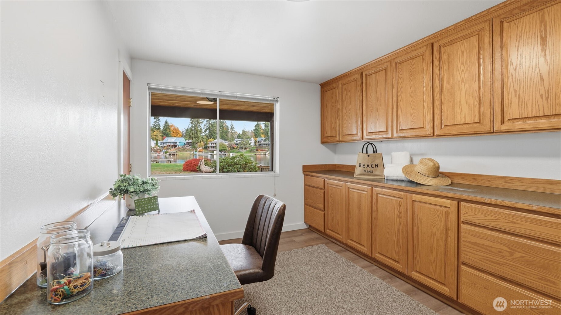 31430 W Lake Morton Drive SE, Kent, WA 98042