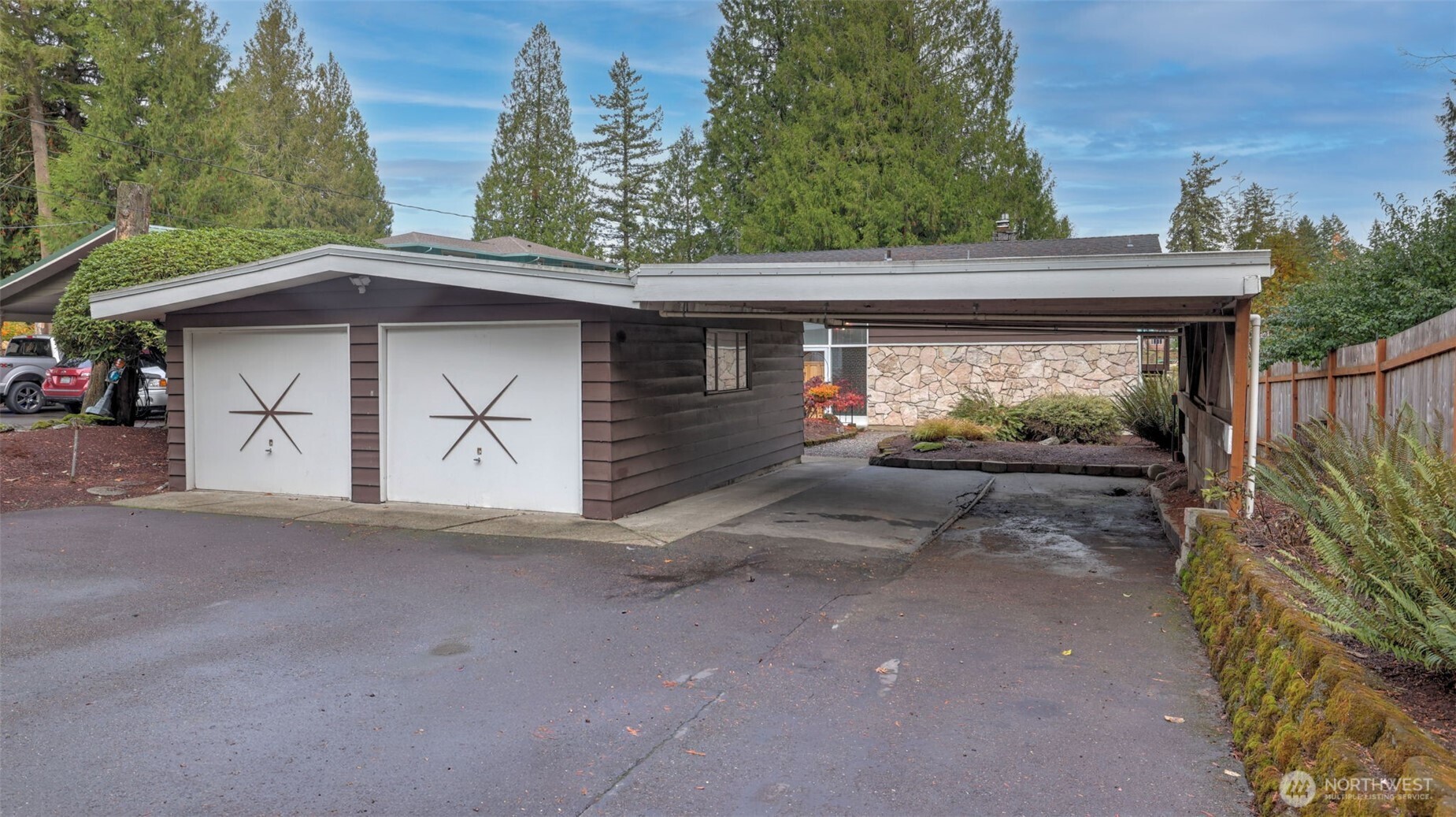 31430 W Lake Morton Drive SE, Kent, WA 98042