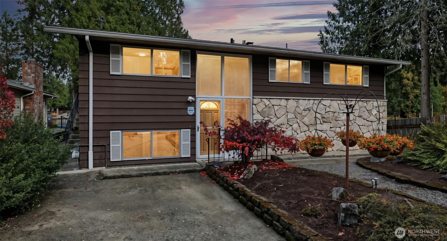 31430 W Lake Morton Drive SE, Kent, WA 98042