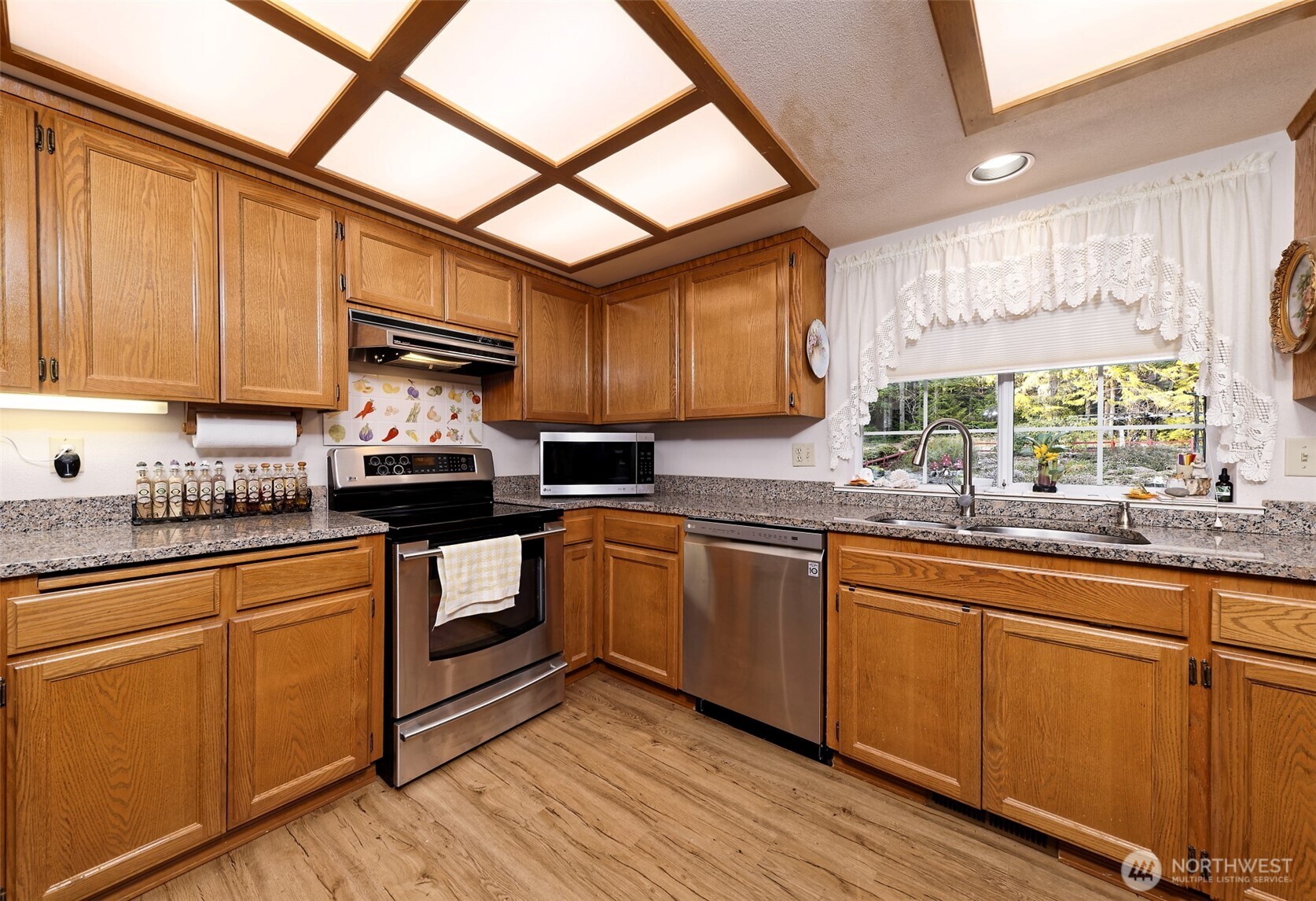 50 N Standstill Drive S, Hoodsport, WA 98548