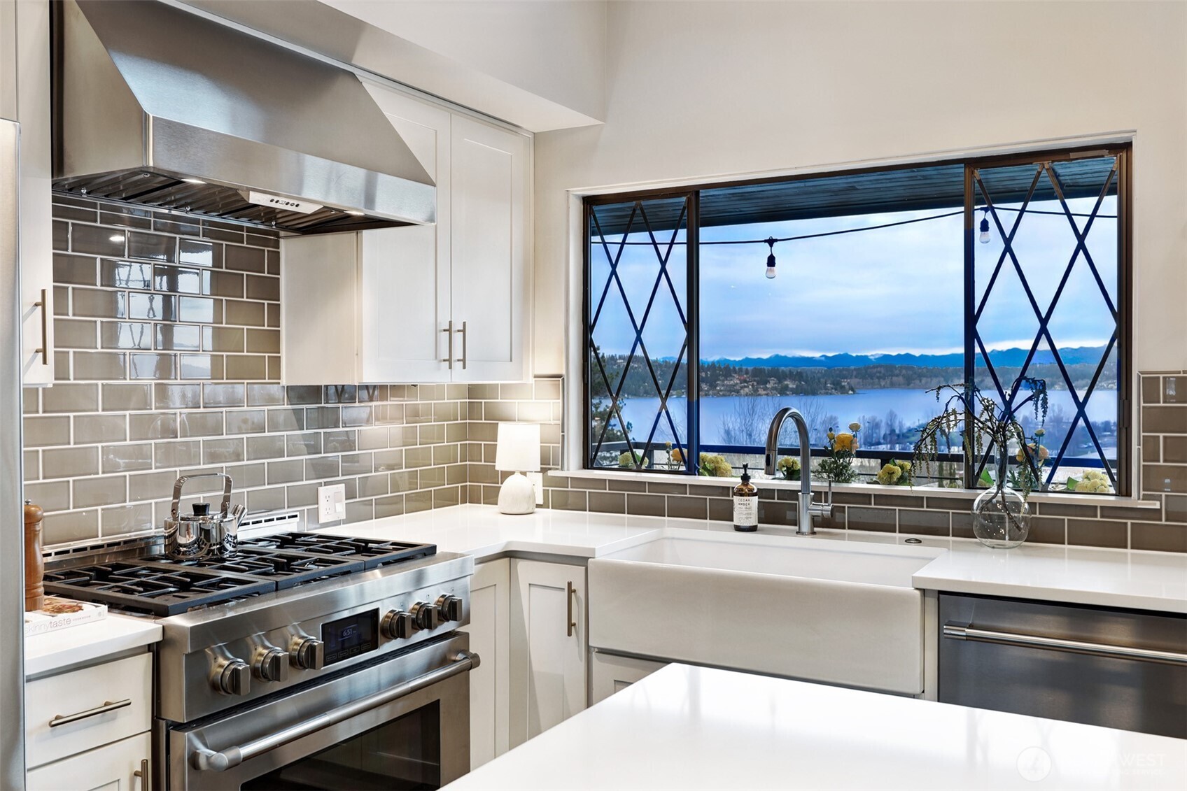 7710 57th Avenue NE, Seattle, WA 98115