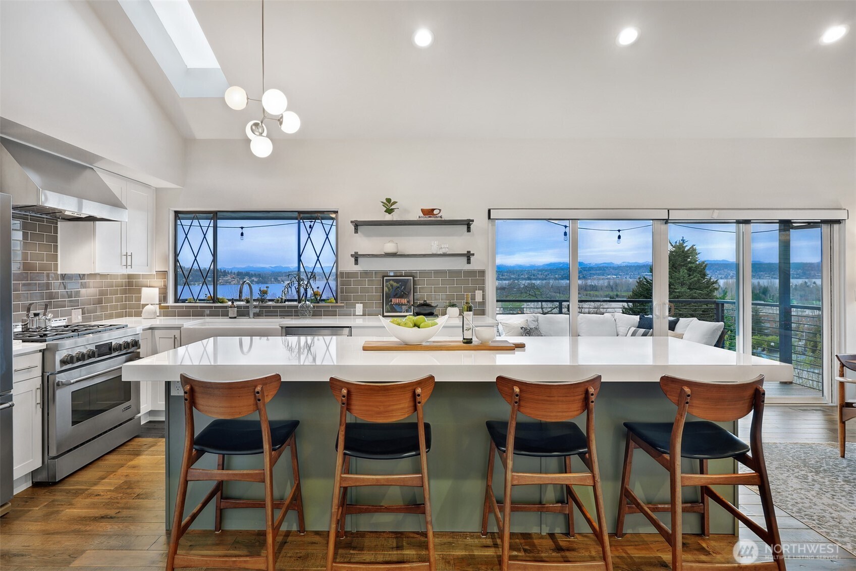 7710 57th Avenue NE, Seattle, WA 98115