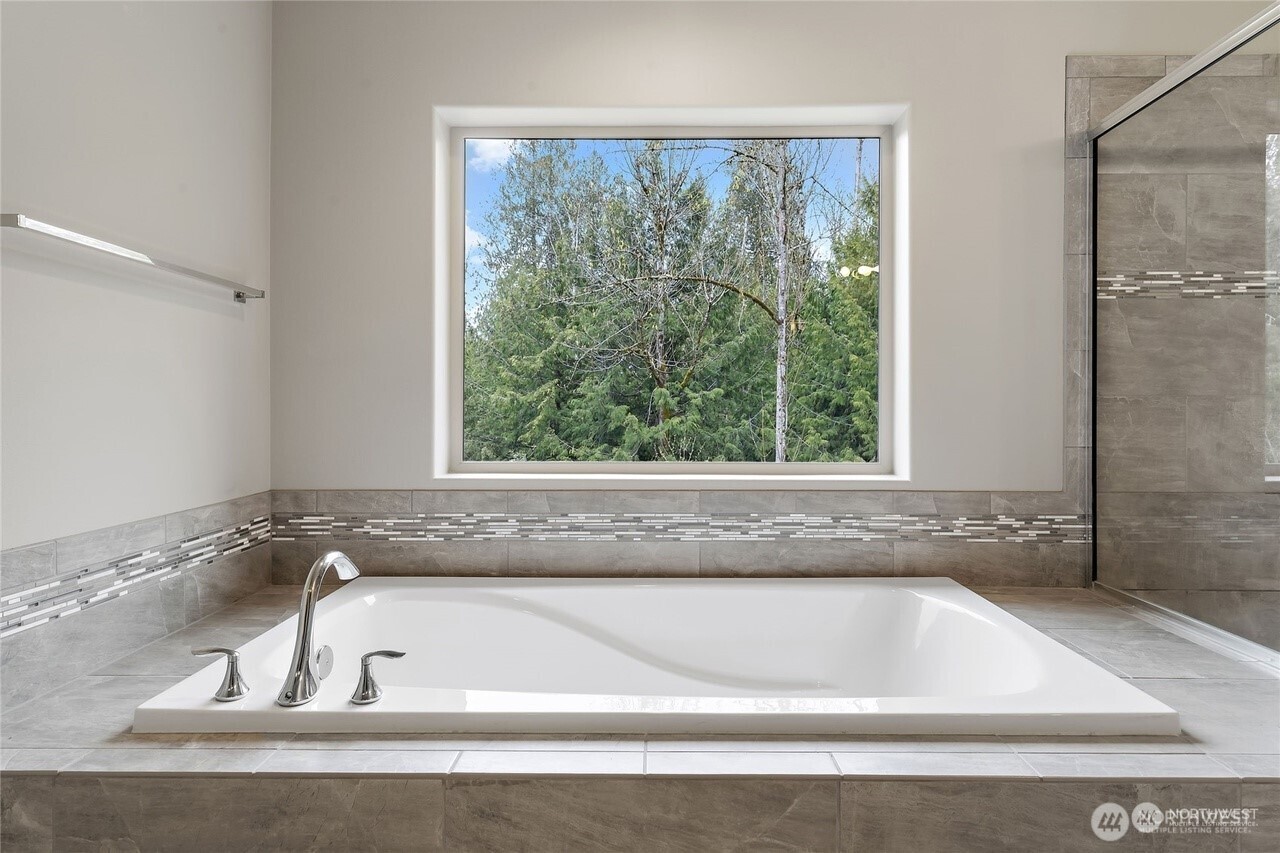 683 SE Olga Circle , Port Orchard, WA 98366