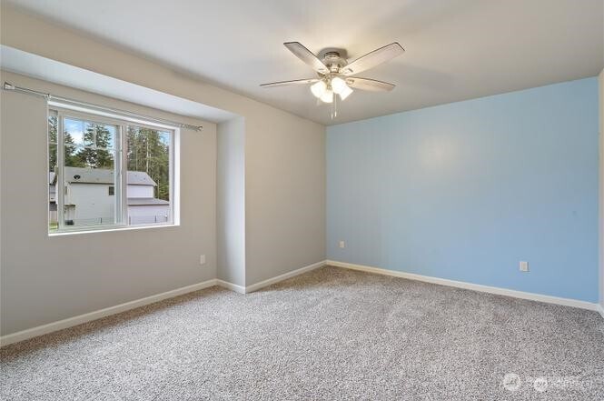 683 SE Olga Circle , Port Orchard, WA 98366