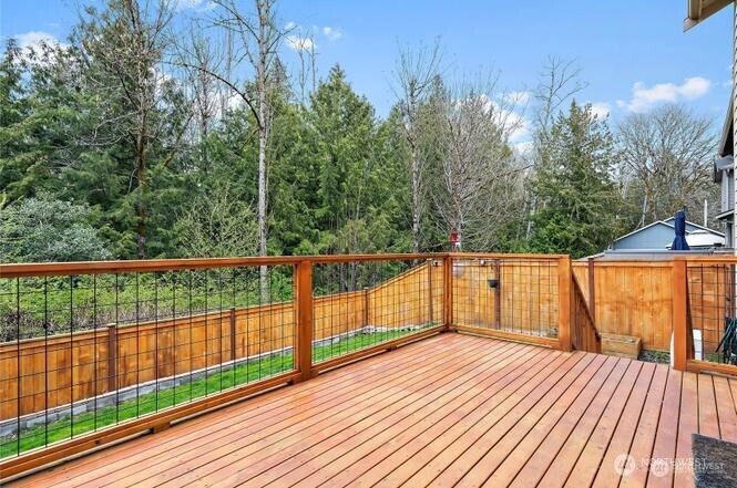 683 SE Olga Circle , Port Orchard, WA 98366