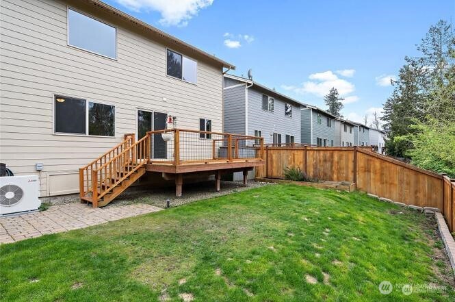 683 SE Olga Circle , Port Orchard, WA 98366