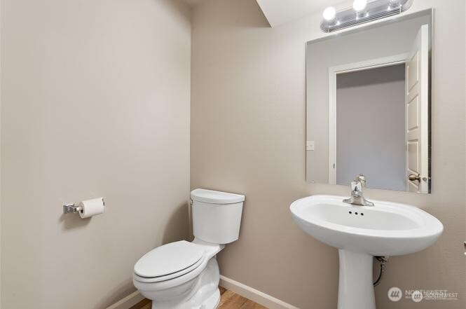 683 SE Olga Circle , Port Orchard, WA 98366