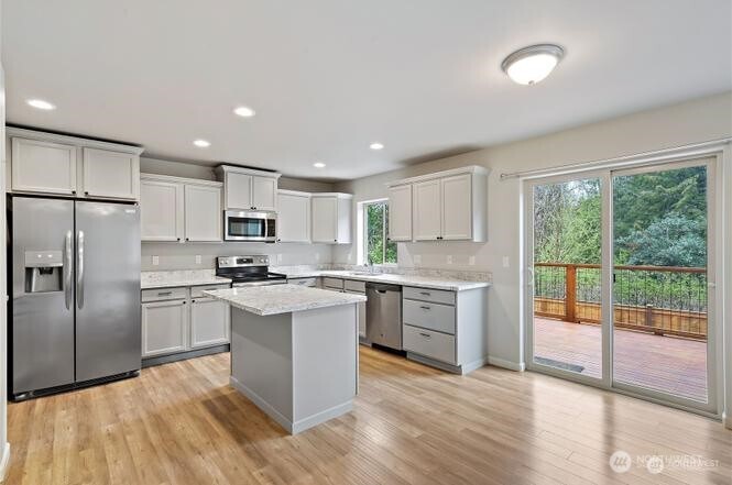 683 SE Olga Circle , Port Orchard, WA 98366