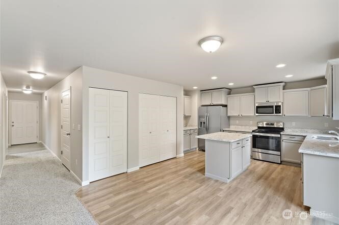 683 SE Olga Circle , Port Orchard, WA 98366