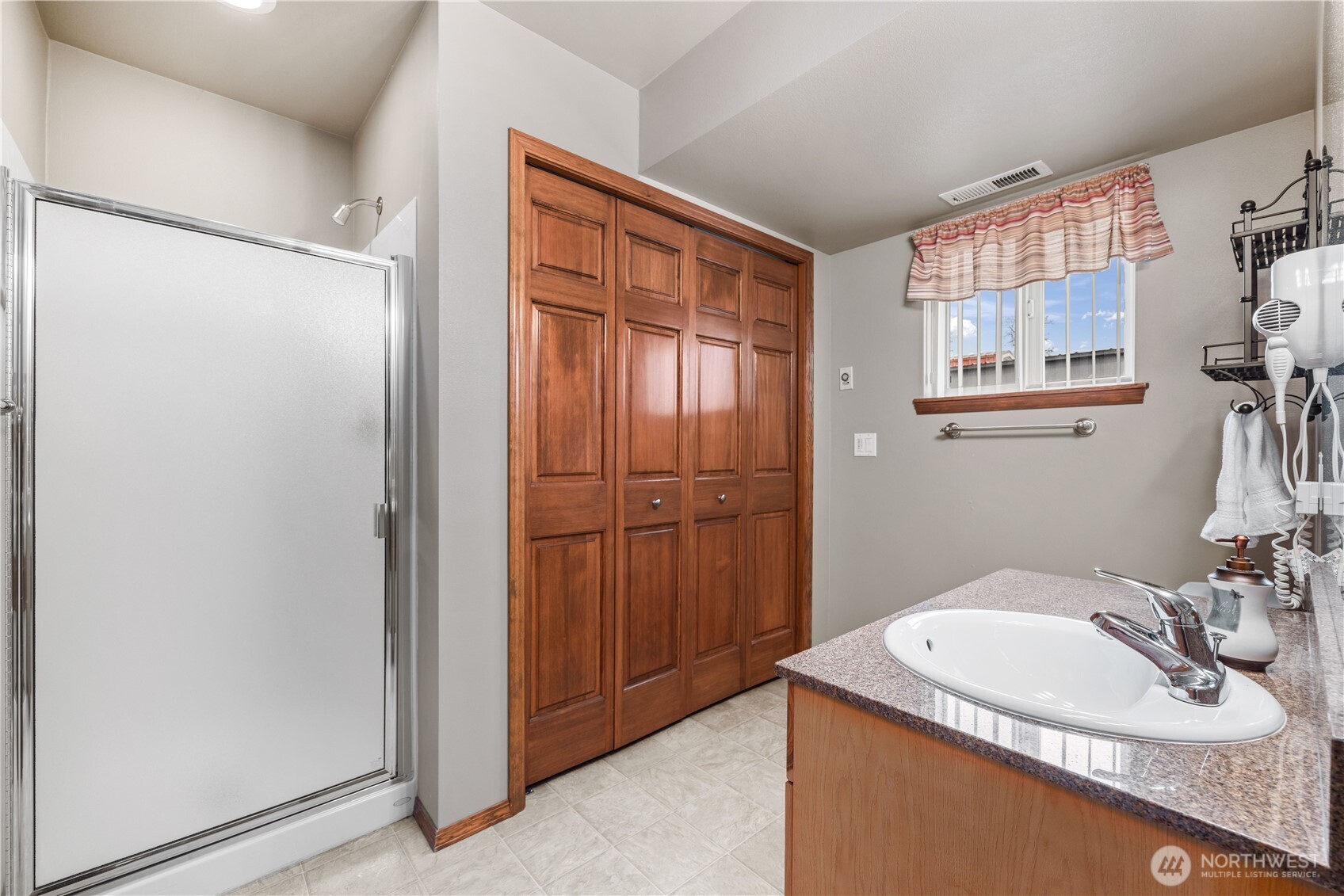 222 Parkway Drive , Manson, WA 98831