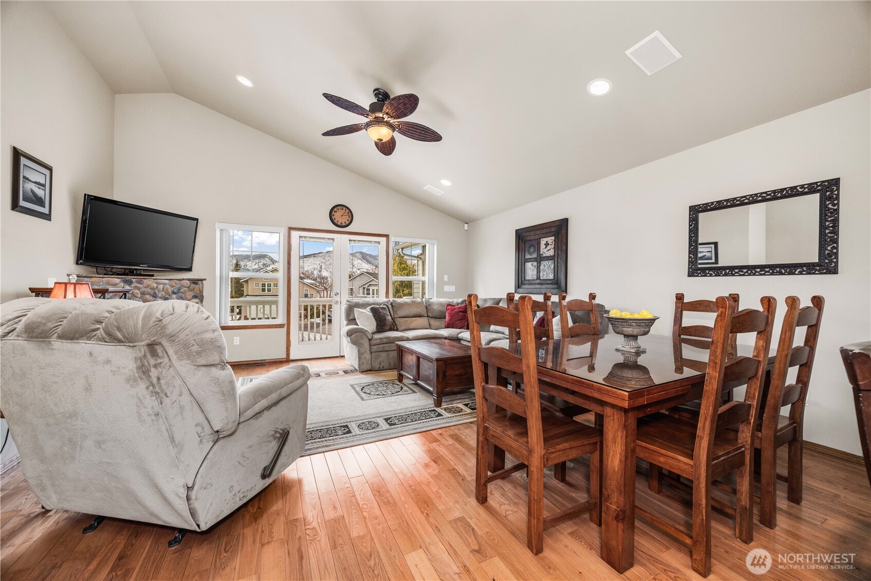 222 Parkway Drive , Manson, WA 98831