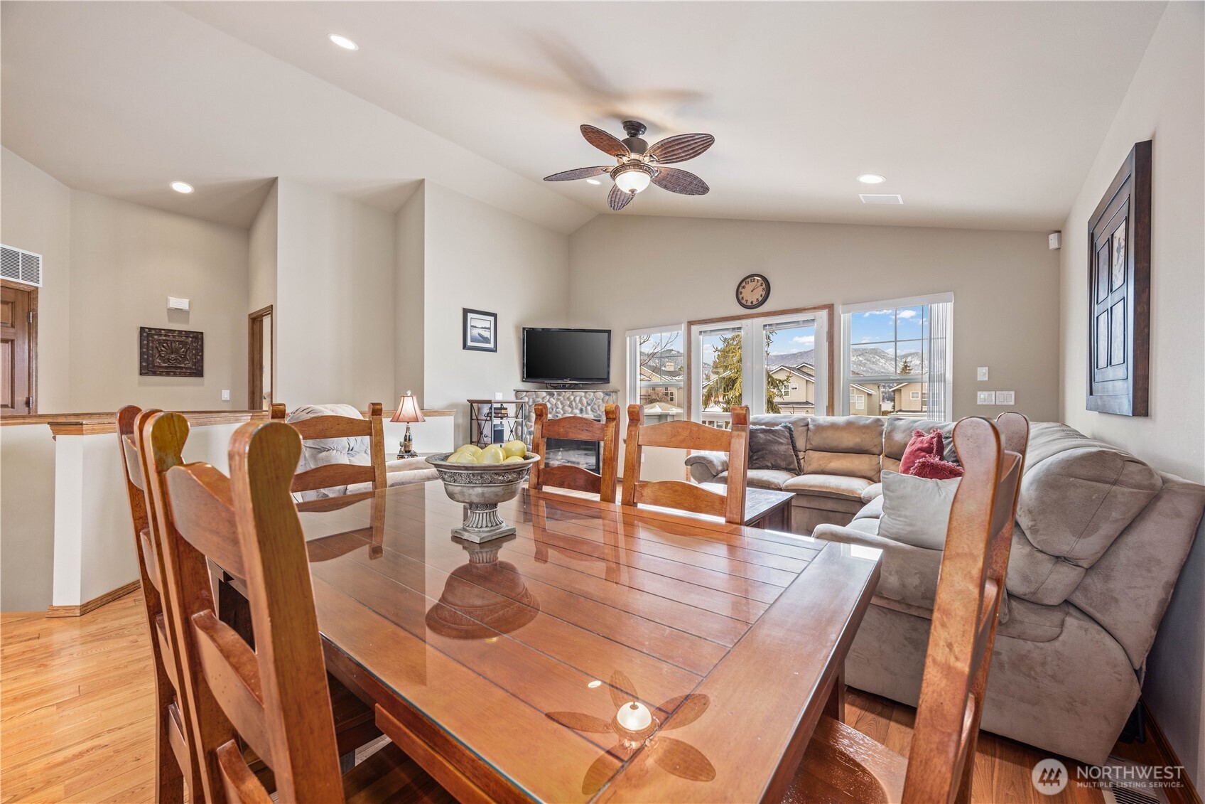 222 Parkway Drive , Manson, WA 98831