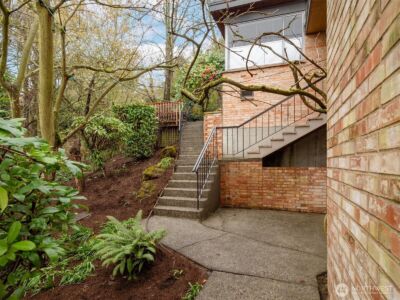 5638 3rd Avenue NW, Seattle, WA 98107 - Photo 2