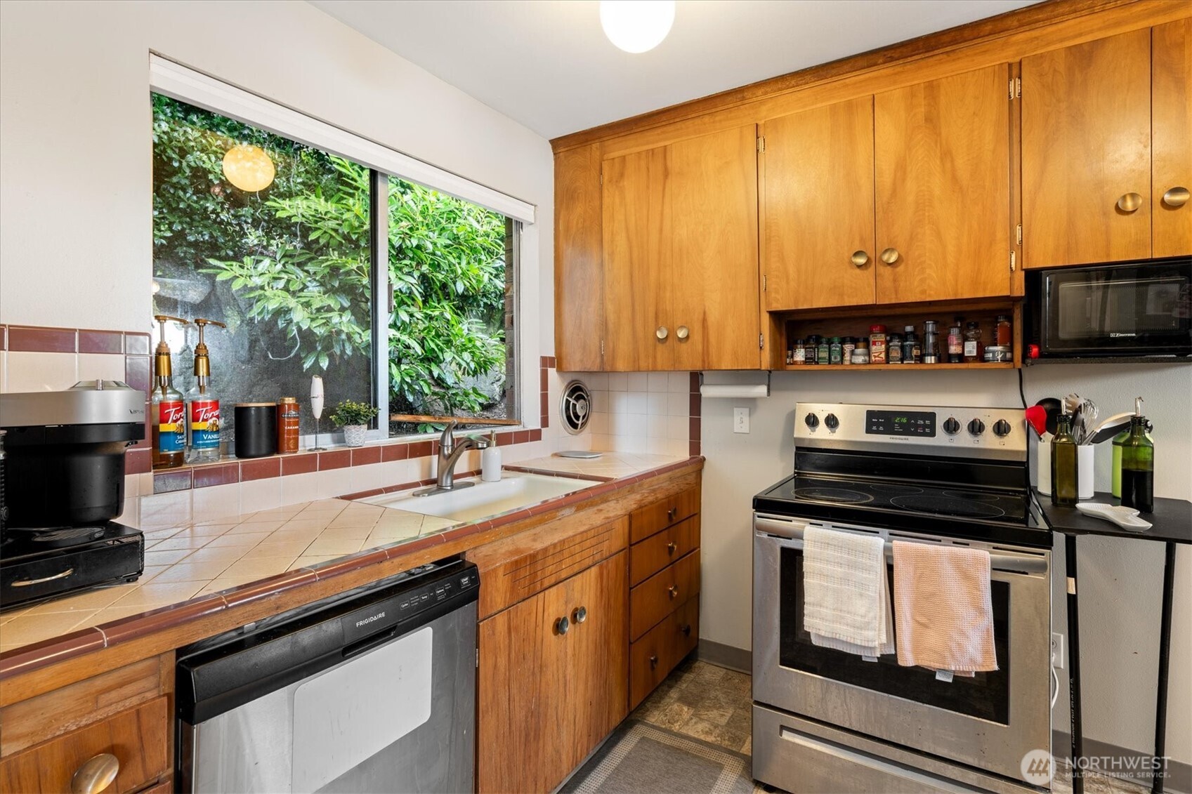 5638 3rd Avenue NW, Seattle, WA 98107