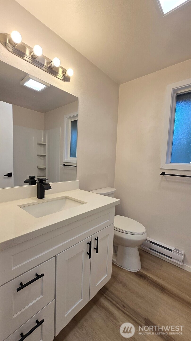 924 - 926 CRESTVIEW Lane , Mount Vernon, WA 98273