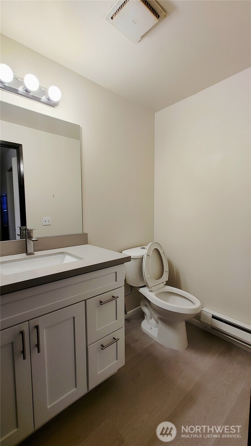 924 - 926 CRESTVIEW Lane , Mount Vernon, WA 98273