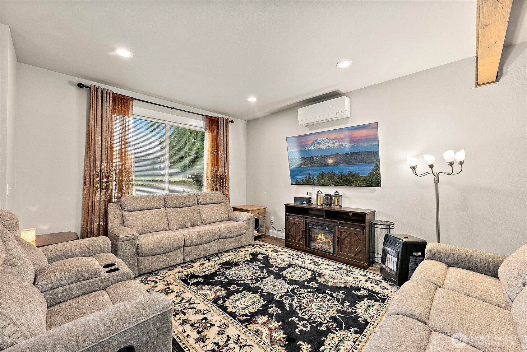 2806 NE Bowen Street , Bremerton, WA 98310-5413