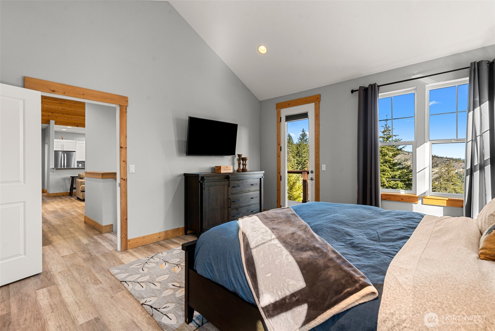 6827 Forest Ridge Drive , Wenatchee, WA 98801