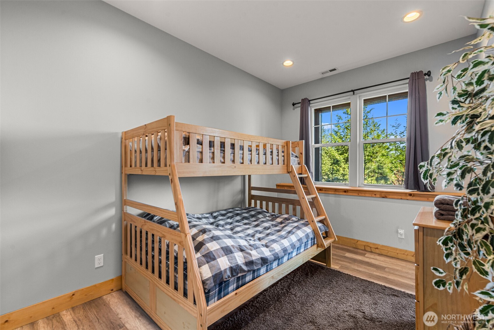 6827 Forest Ridge Drive , Wenatchee, WA 98801