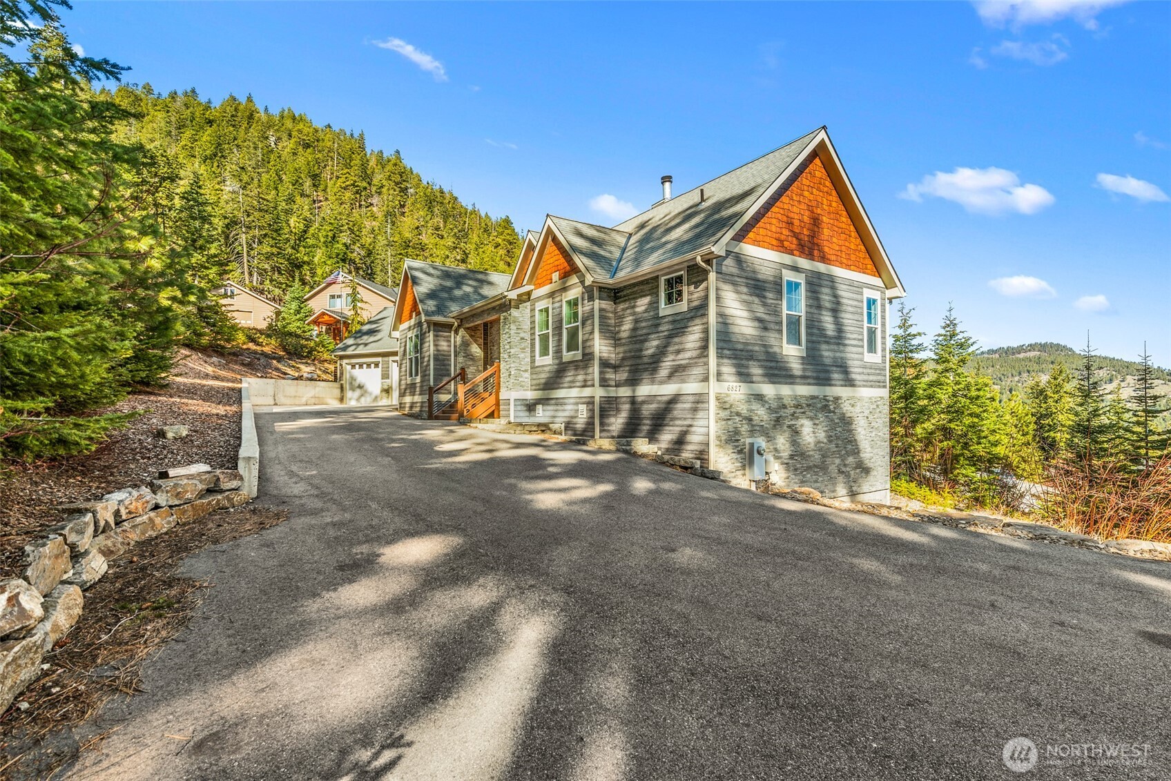 6827 Forest Ridge Drive , Wenatchee, WA 98801