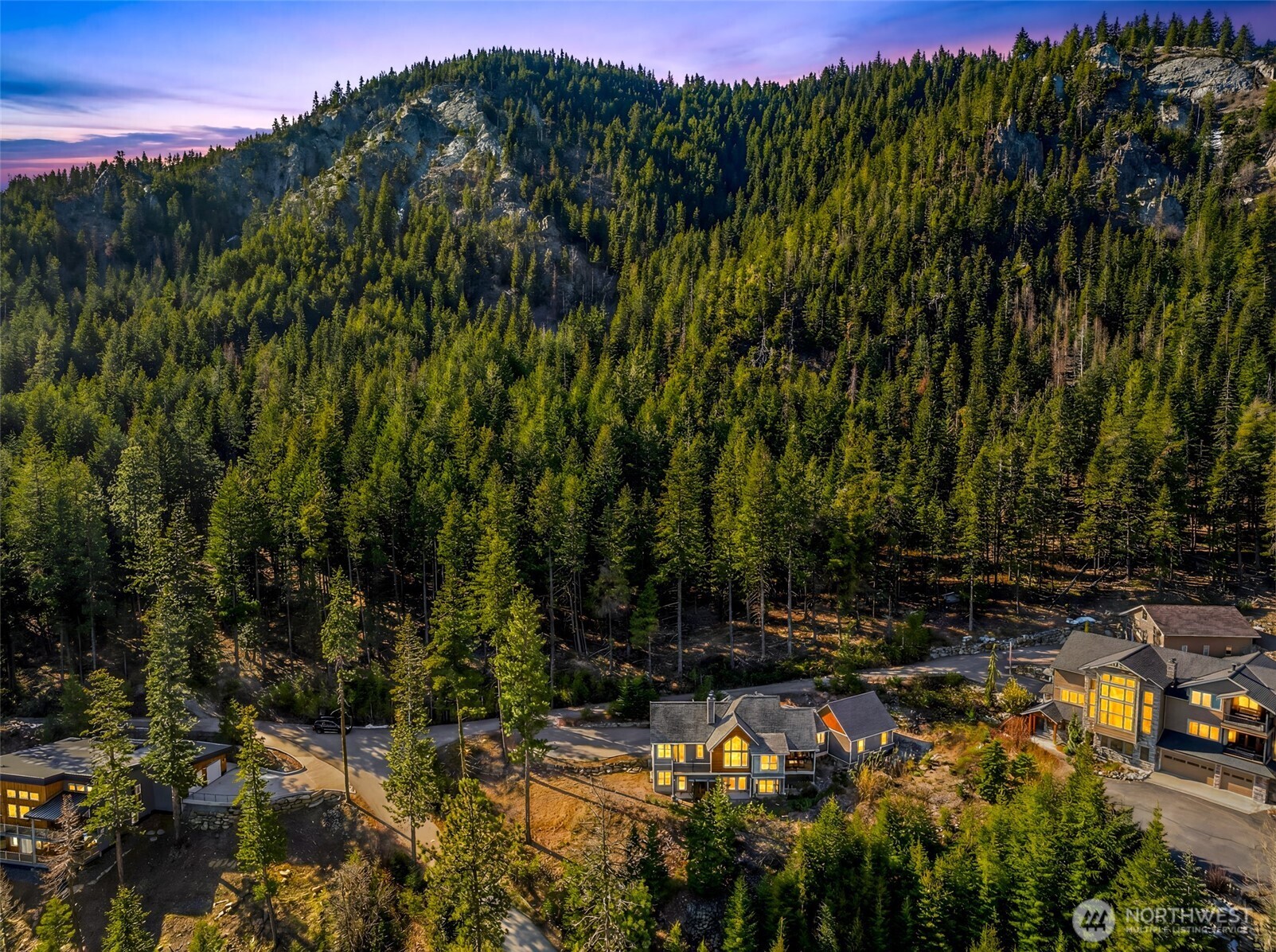 6827 Forest Ridge Drive , Wenatchee, WA 98801