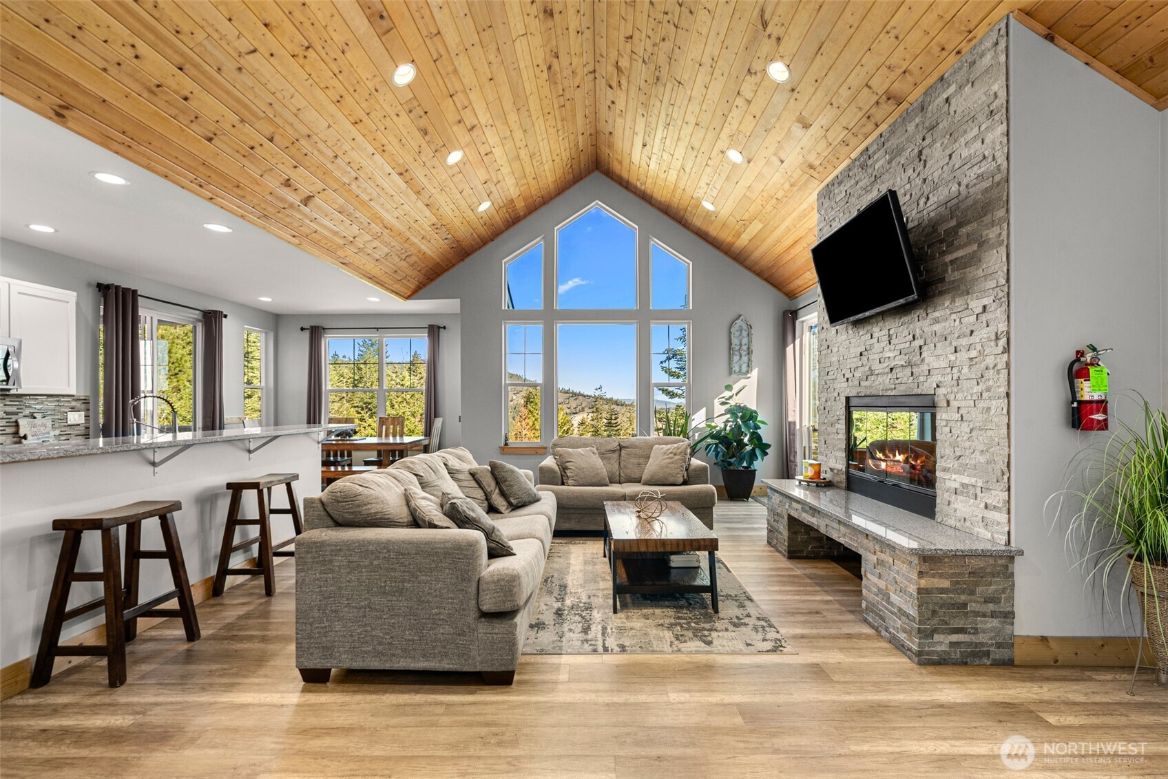 6827 Forest Ridge Drive , Wenatchee, WA 98801