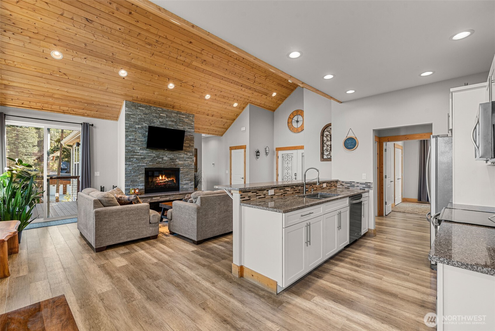 6827 Forest Ridge Drive , Wenatchee, WA 98801