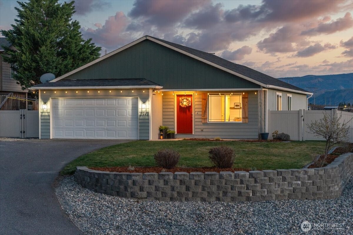 3949 NE Vista Del Rey Drive , East Wenatchee, WA 98802