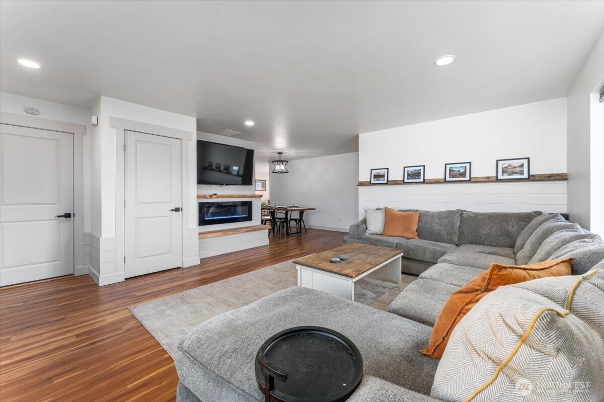 3949 NE Vista Del Rey Drive , East Wenatchee, WA 98802