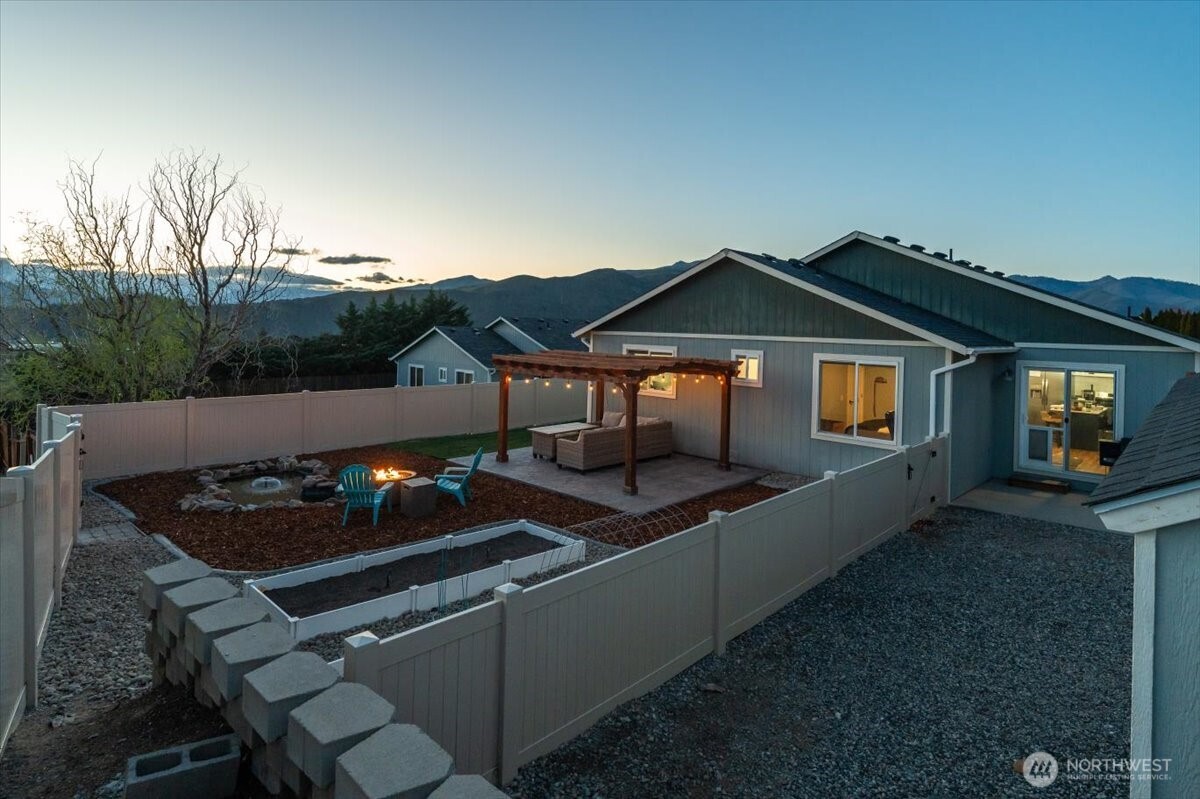 3949 NE Vista Del Rey Drive , East Wenatchee, WA 98802