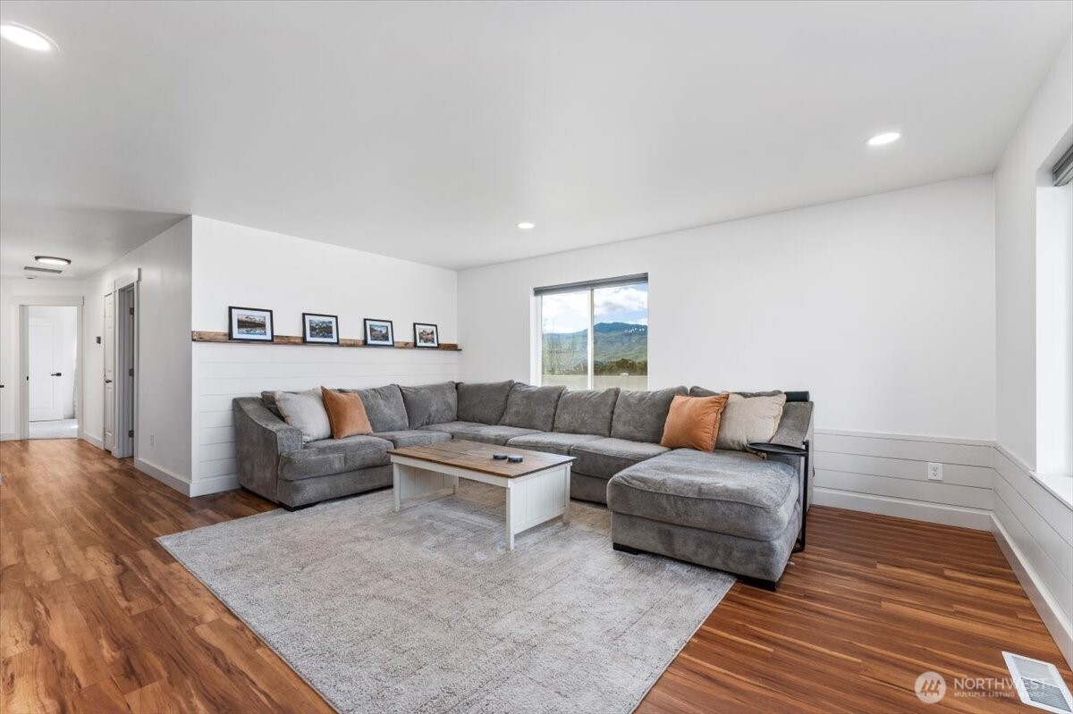 3949 NE Vista Del Rey Drive , East Wenatchee, WA 98802