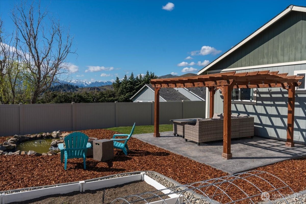 3949 NE Vista Del Rey Drive , East Wenatchee, WA 98802