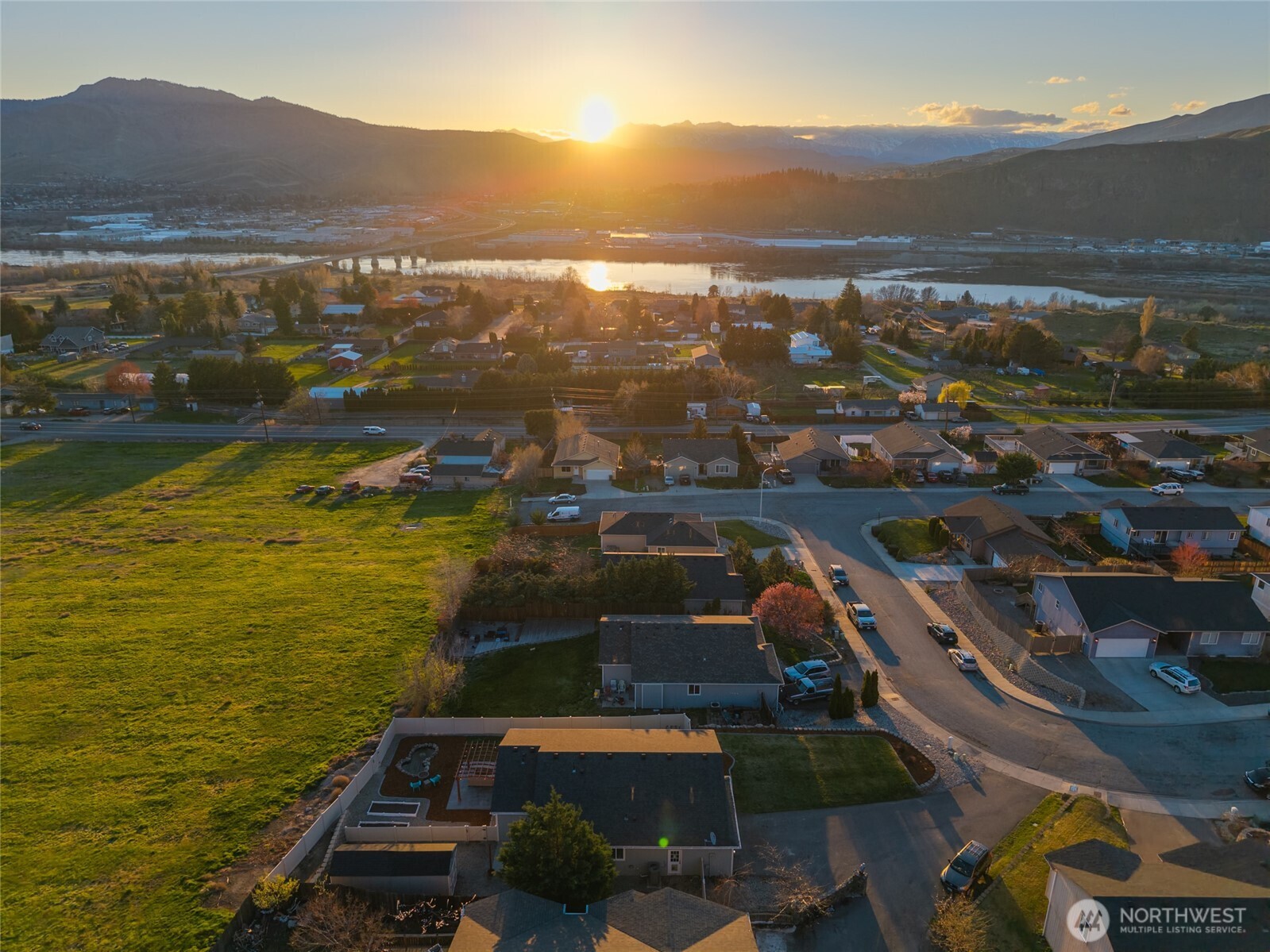 3949 NE Vista Del Rey Drive , East Wenatchee, WA 98802