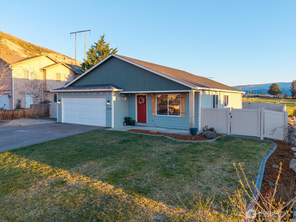 3949 NE Vista Del Rey Drive , East Wenatchee, WA 98802