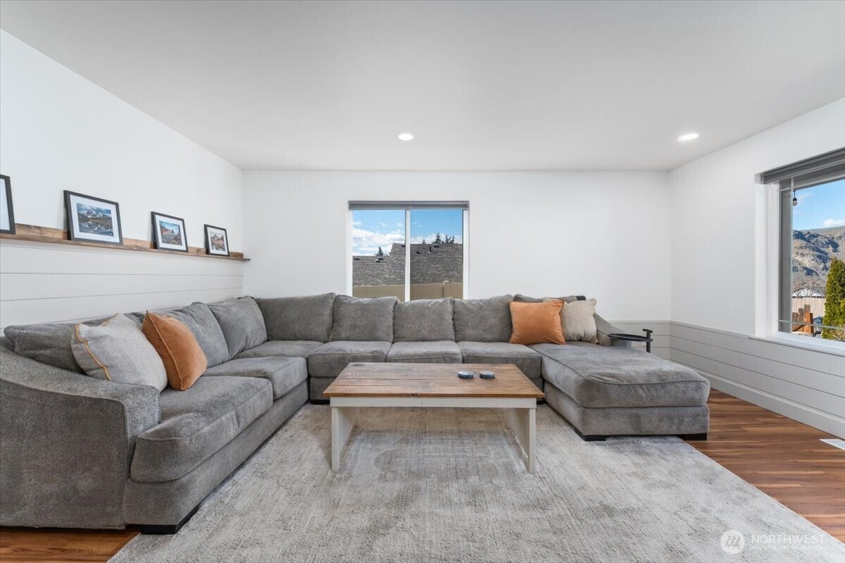 3949 NE Vista Del Rey Drive , East Wenatchee, WA 98802